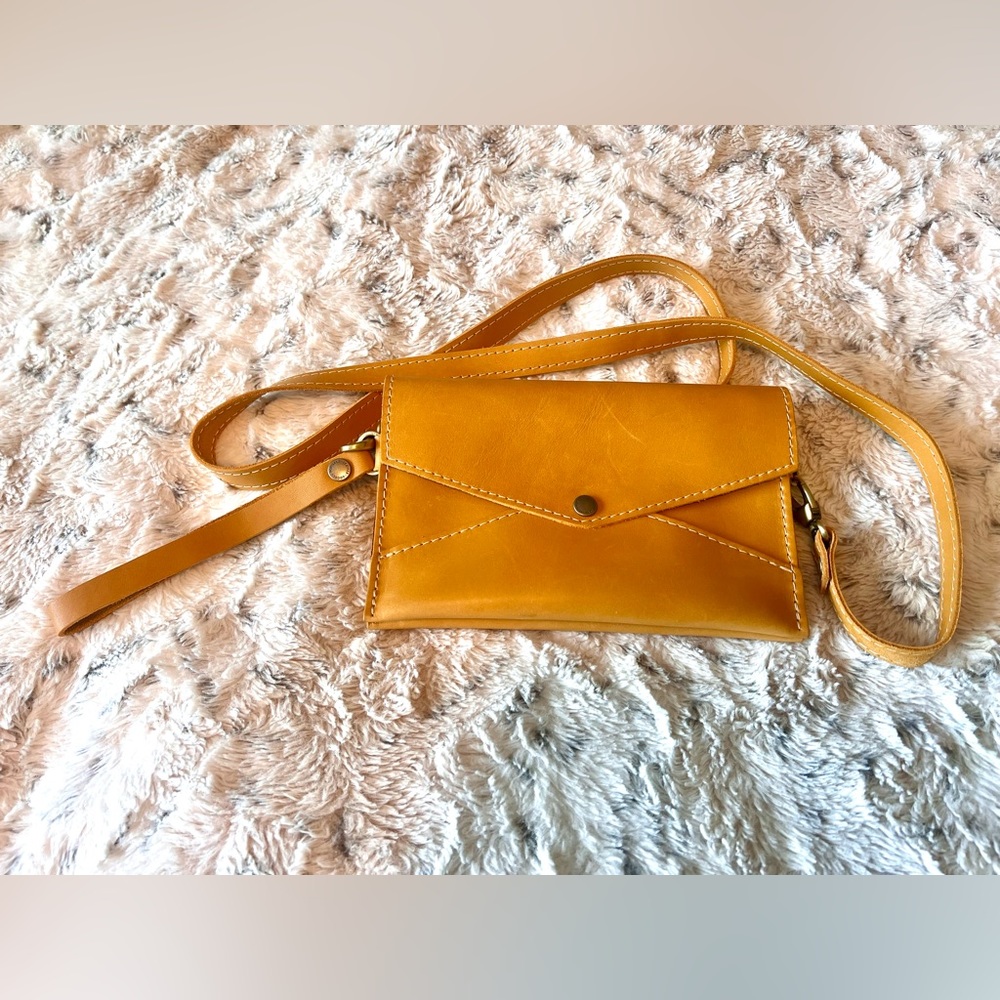 Portland Leather Goods Sunflower Convertible Envelope Crossbody/Wristlet